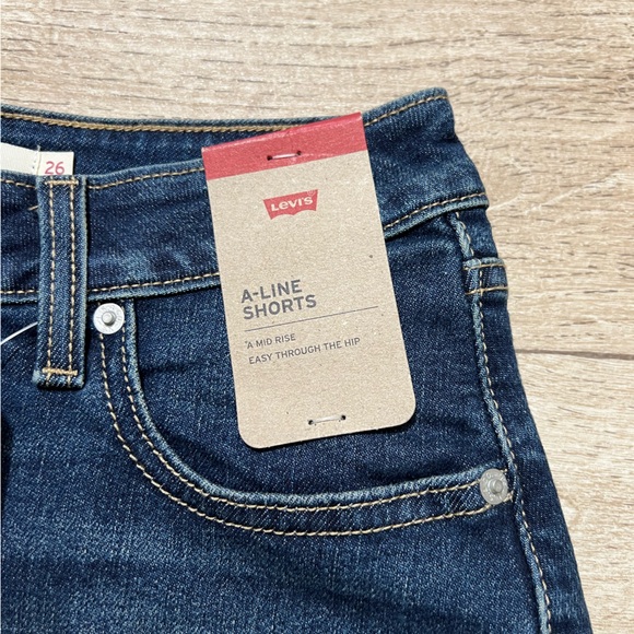 Levi's A-Line Shorts Size 26 Dark Wash - Picture 3 of 9